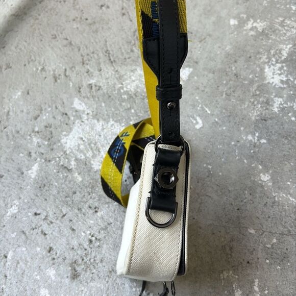 Off-White Virgil Abolh Sculpture canvas - Picture 9 of 13